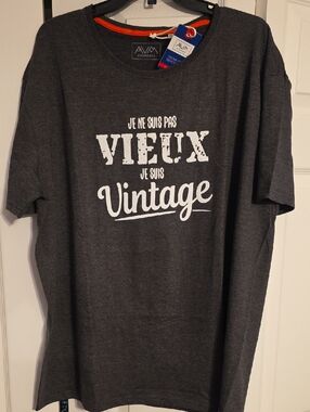 VM Dark Gray Short-Sleeve Graphic Tee - French/ France - 3X- Mens